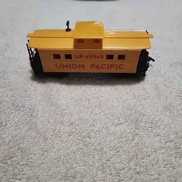 Life-Like Trains Union Pacific Caboose 49940 - Picture 1 of 6